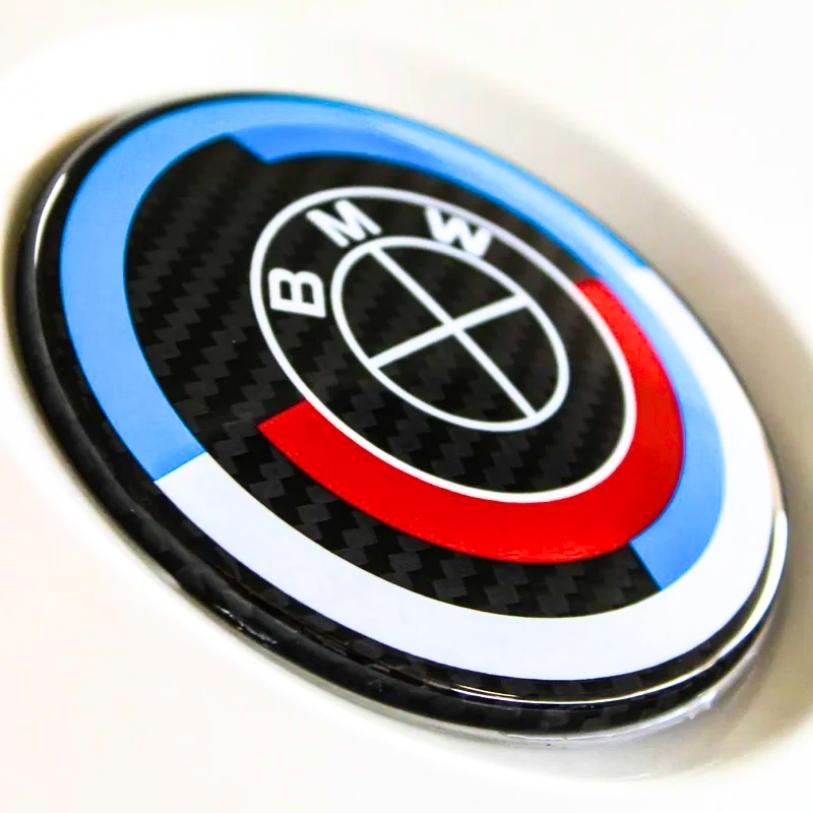 Logo emblème BMW finition carbone capot et coffre