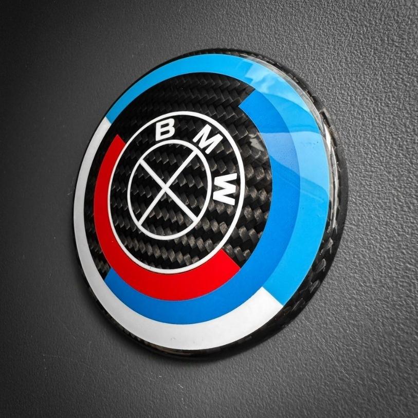 Logo emblème BMW finition carbone capot et coffre