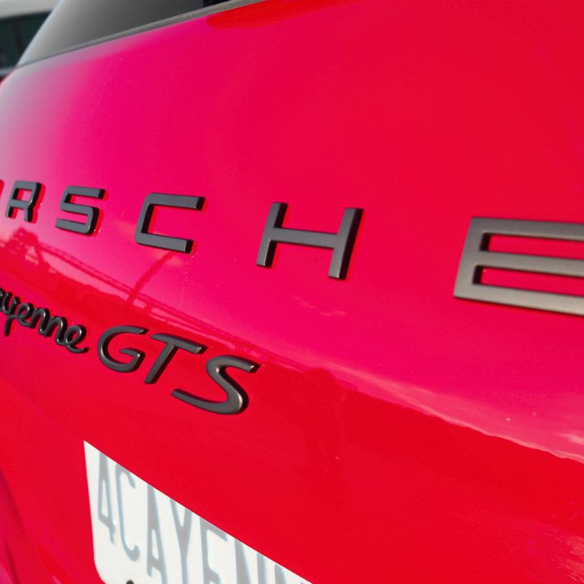 Logo lettres PORSCHE pour arrière