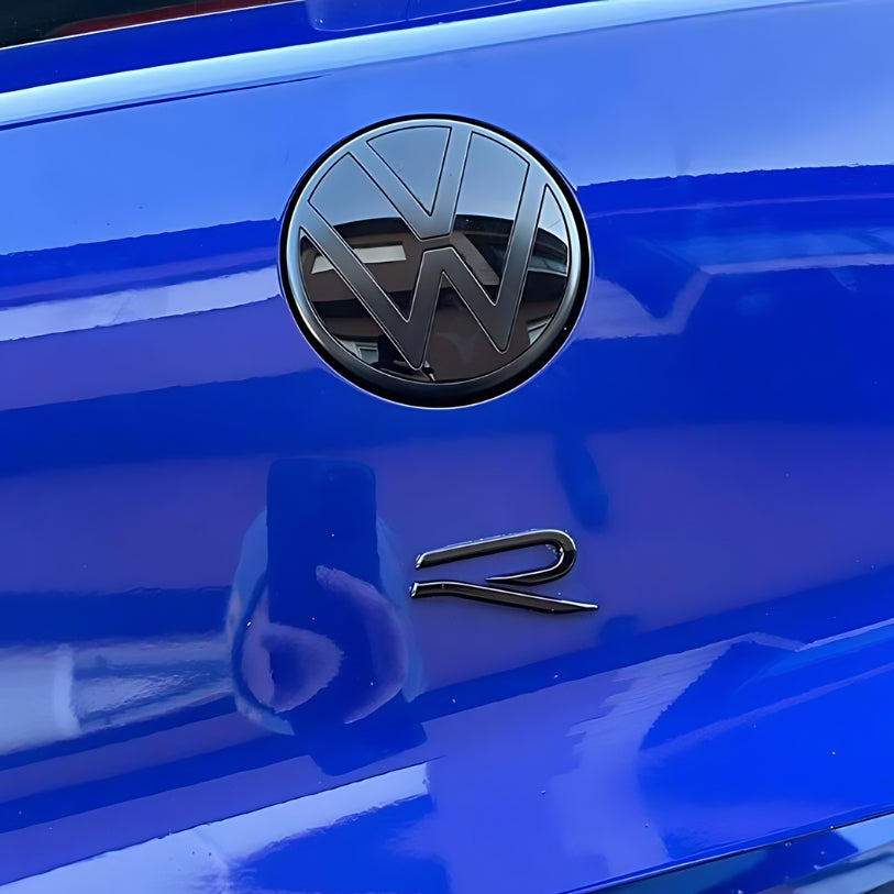 Logo R design nouvelle génération pour Volkswagen Golf 8