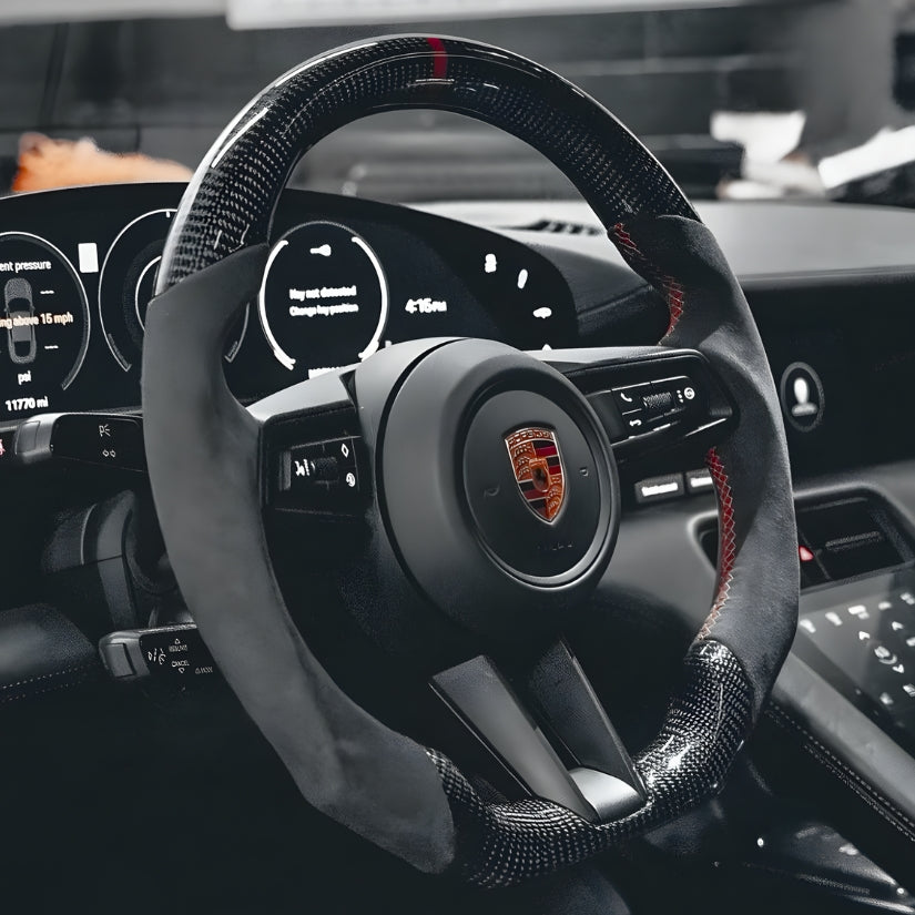 Volant performance Porsche 911 (992) en carbone