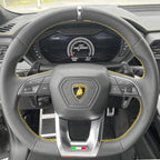 Volant sport Lamborghini Urus finition fibre de carbone et cuir